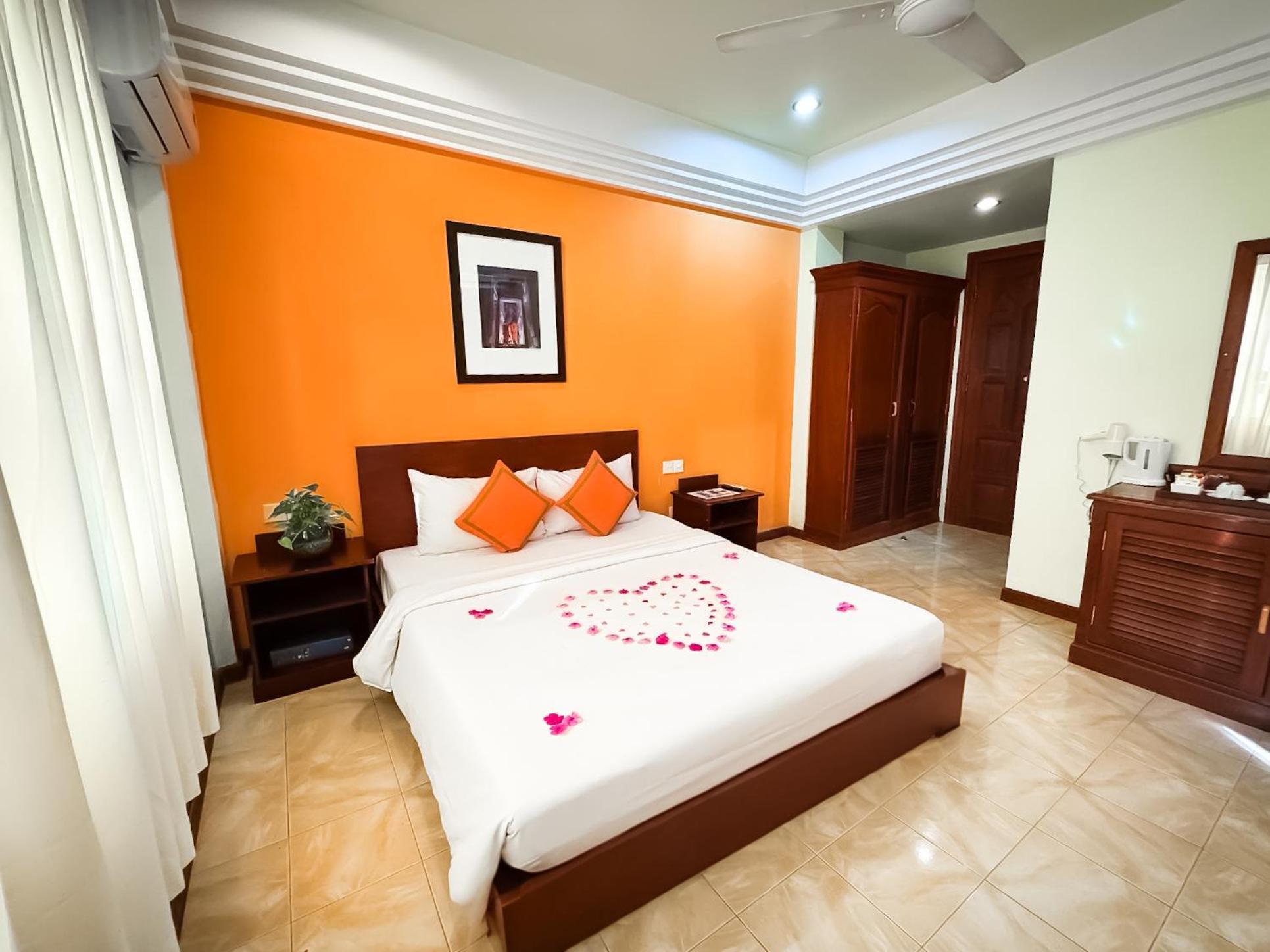 Vplus Hotel Siem Reap Exterior photo