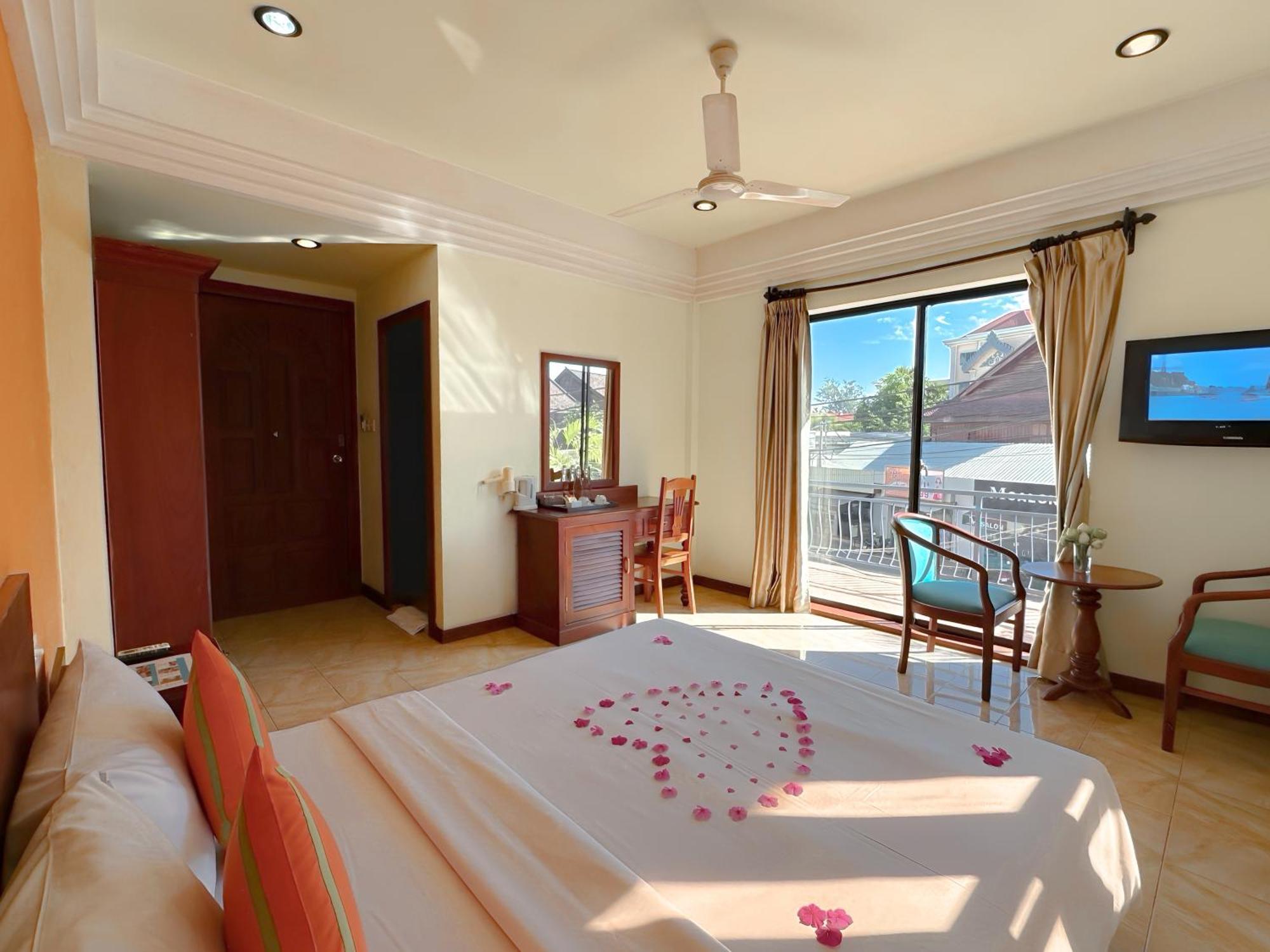Vplus Hotel Siem Reap Exterior photo